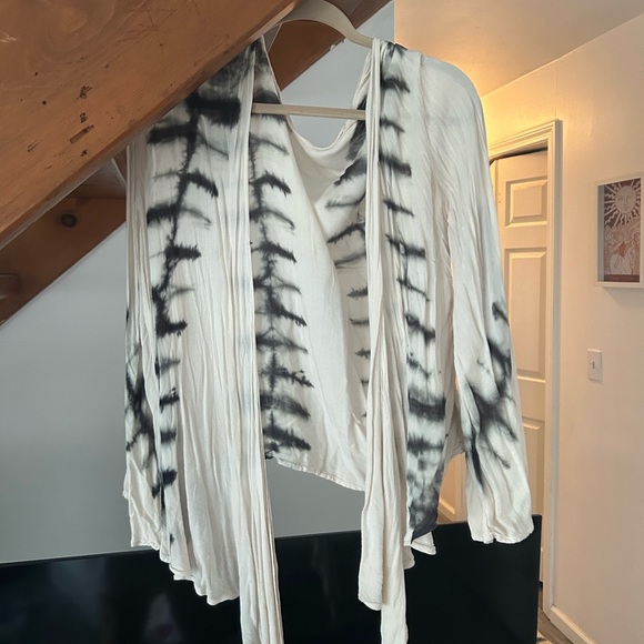 Young Fabulous & Broke Tops - Young Fabulous & Broke White Gray Tie Front Blouse